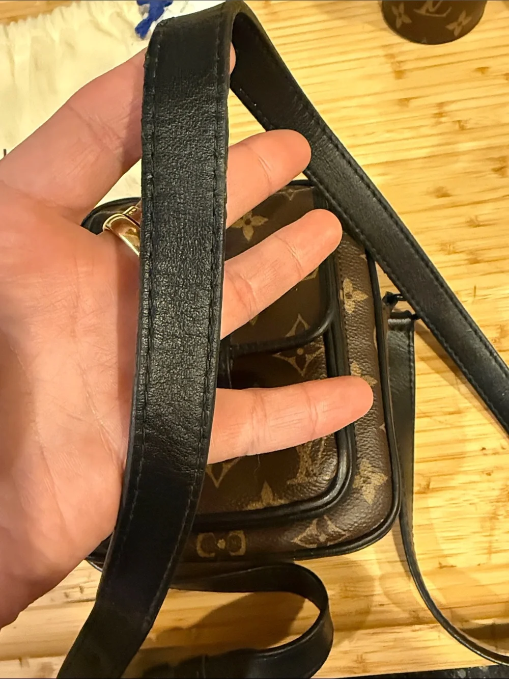 100% authentic  Louis Vuitton Christopher wearable wallet Crossbody bag - Picture 12 of 14